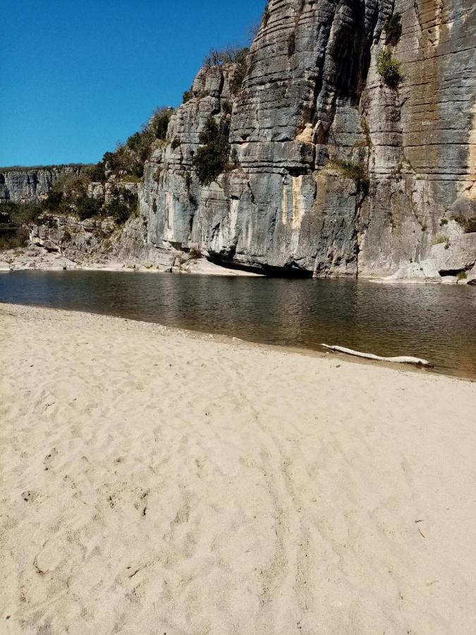 Les Locs Du Grazel Villa Ruoms Bagian luar foto