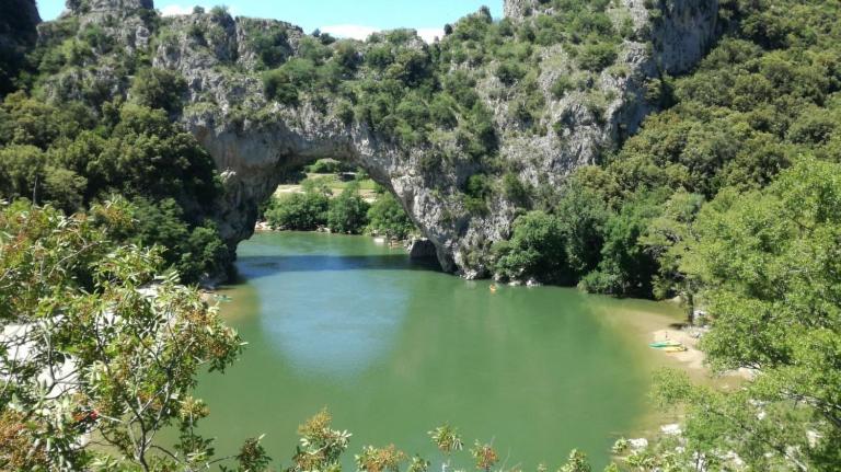 Les Locs Du Grazel Villa Ruoms Bagian luar foto